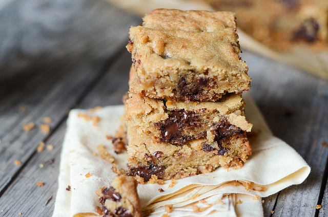 Chocolate Chip Cookie Bars with a Pretzel Crust
