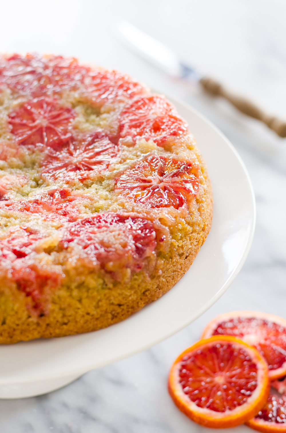 Blood Orange Olive Oil Cake - a ridiculously easy dessert that is super flavorful.