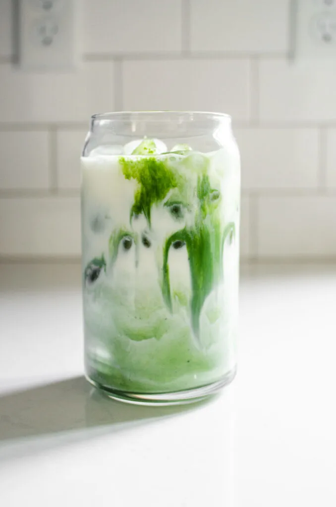 Iced Matcha Green Tea Latte Recipe - Pinch of Yum