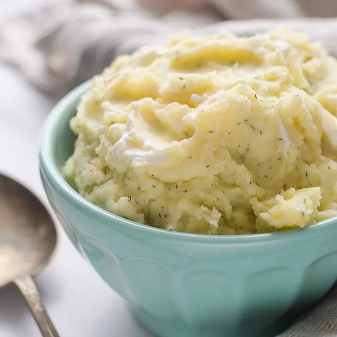 Sour Cream and Dill Mashed Potatoes