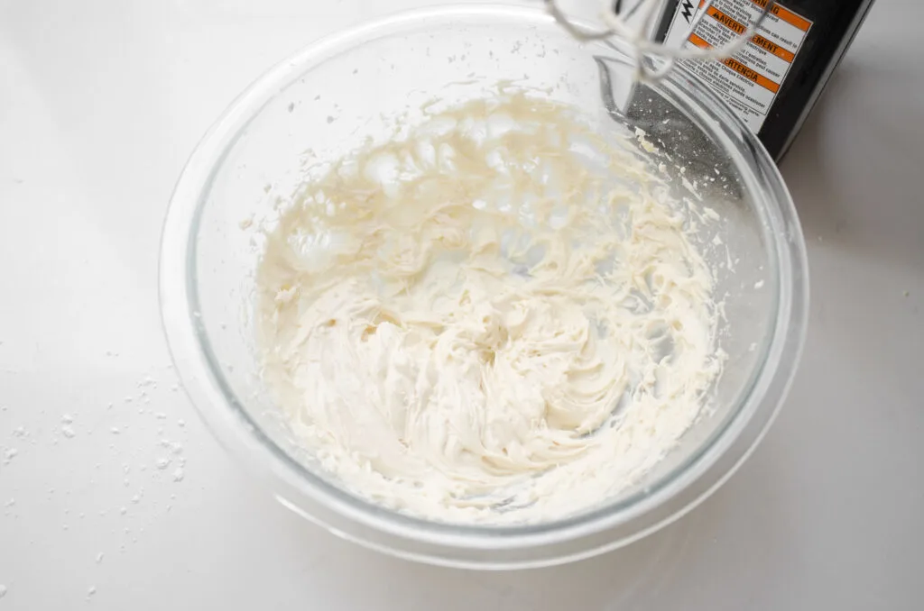 A photo of the frosting to show what texture and consistency it's supposed to be.